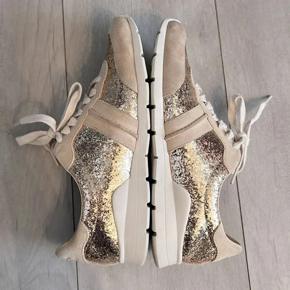 ⭐️ HOST PICK UGG Jaida Suede Leather Cream Gold Glitter Sneakers, Size 8 - Picture 10 of 10